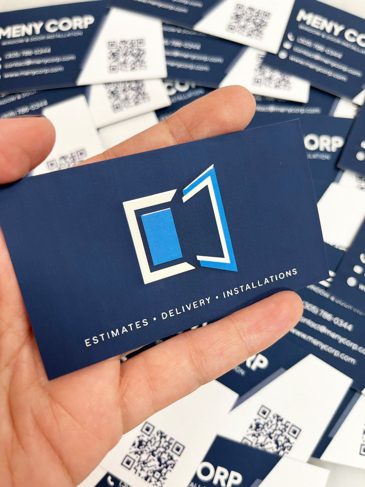 Tarjetas de presentación premium - Impresión UV con puntos en relieve